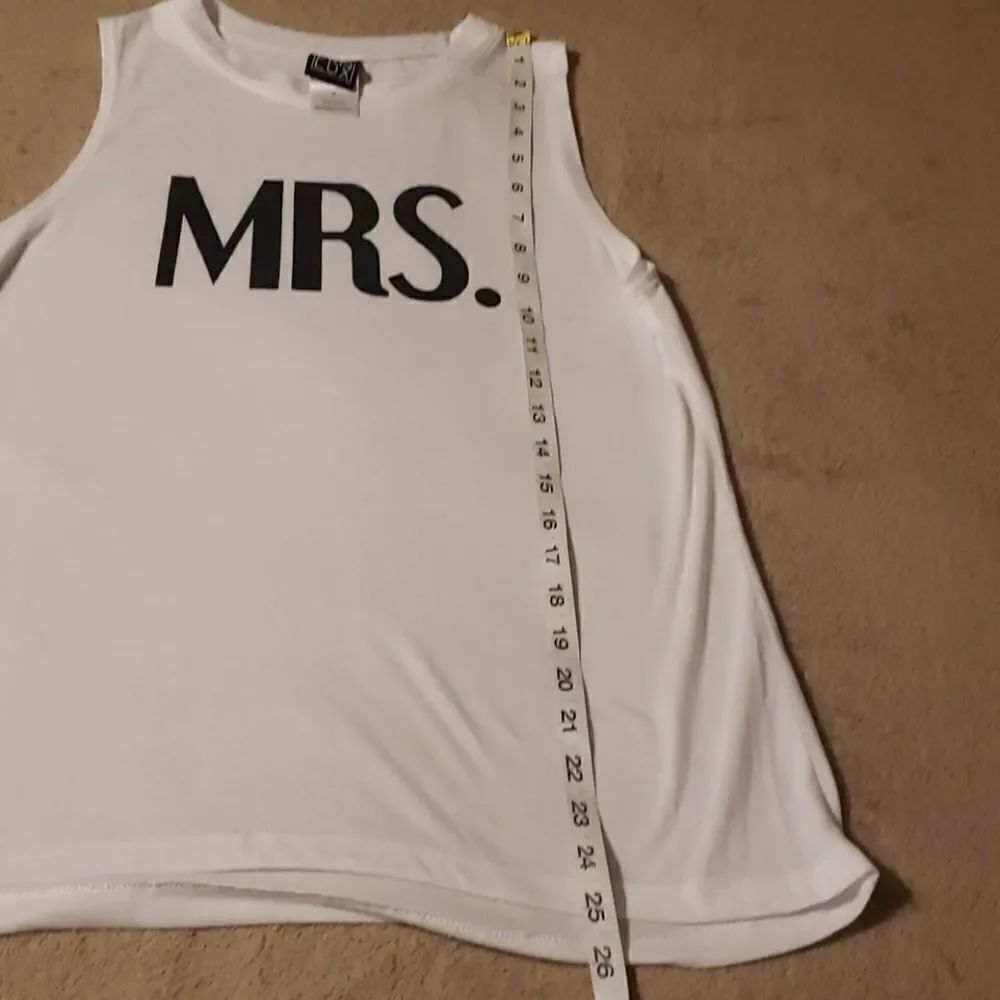 MODERN Lux. White tank with "MRS." print - Picture 5 of 7